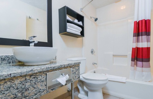 Guilford Hotel | Red Roof Inn PLUS+ & Suites Guilford