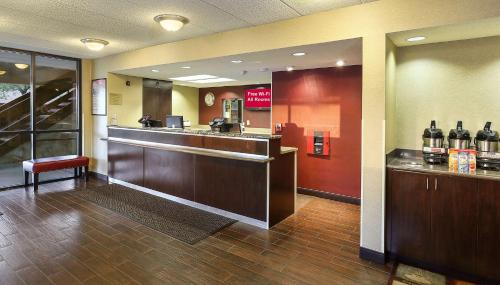 Oxon Hill Hotel | Red Roof Inn PLUS+ Washington DC - Oxon Hill