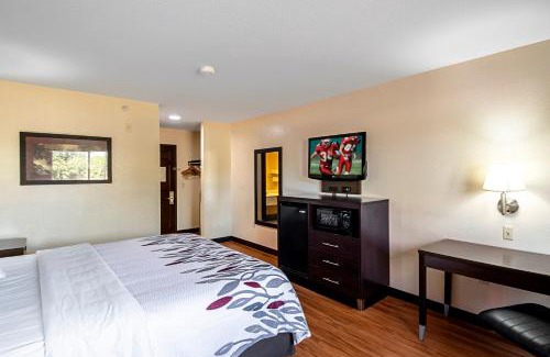 Rio Vista Hotel | Red Roof Inn San Marcos