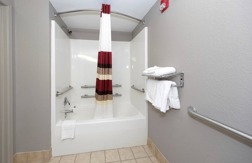 Carrollton Hotel | Red Roof Inn & Suites Carrollton, GA–West Georgia
