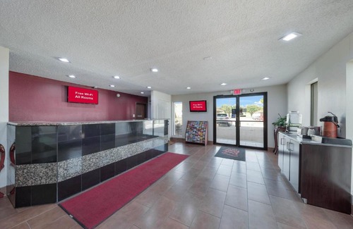 Denton Hotel | Red Roof Inn & Suites Denton