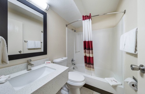 Denton Hotel | Red Roof Inn & Suites Denton