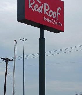 Midland Hotel | Red Roof Inn & Suites Midland