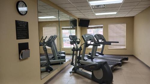 Midland Hotel | Red Roof Inn & Suites Midland
