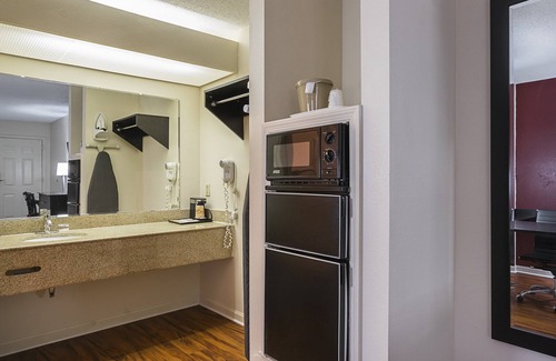 Scottsboro Hotel | Red Roof Inn & Suites Scottsboro