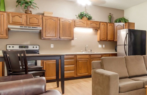 Council Bluffs Hotel | Red Roof Inn & Suites Omaha - Council Bluffs