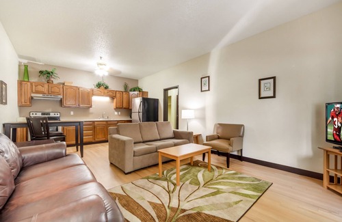 Council Bluffs Hotel | Red Roof Inn & Suites Omaha - Council Bluffs