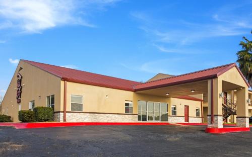 Temple Hotel | Red Roof Inn Temple