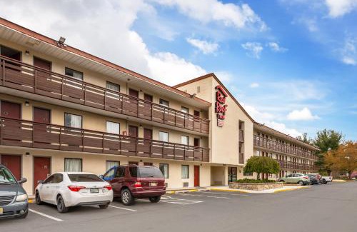 Tinton Falls Hotel | Red Roof Inn Tinton Falls-Jersey Shore