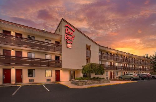 Tinton Falls Hotel | Red Roof Inn Tinton Falls-Jersey Shore