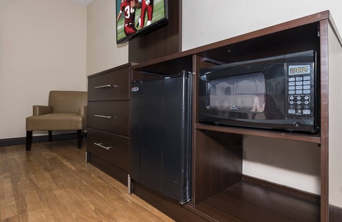 Maumee Hotel | Red Roof Inn Toledo - Maumee