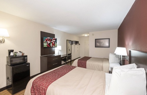 Maumee Hotel | Red Roof Inn Toledo - Maumee
