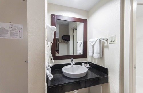 Van Horn Hotel | Red Roof Inn Van Horn