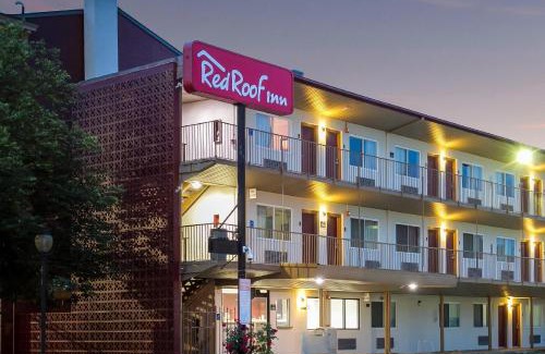York Hotel | Red Roof Inn York Downtown