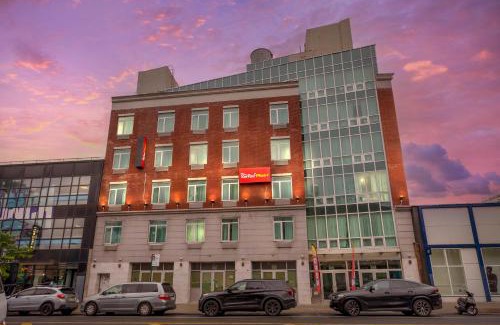 Ditmas Park Hotel | Red Roof PLUS Brooklyn - Flatbush Ave