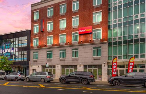 Ditmas Park Hotel | Red Roof PLUS Brooklyn - Flatbush Ave