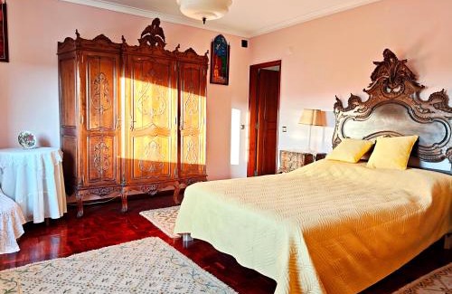 Queijas House | Red Rose