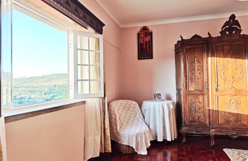 Queijas House | Red Rose