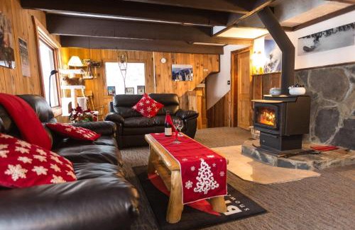 Rossland Hotel | Red Shutter Inn