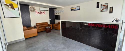 Kozhikode Hotel | Redbell Suites Civil