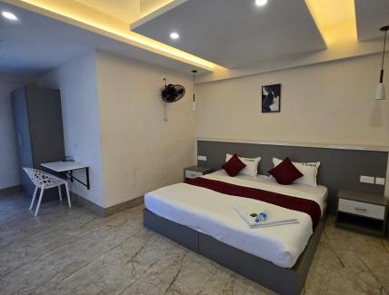 Kozhikode Hotel | Redbell Suites Civil