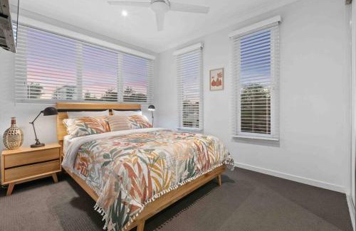 Redcliffe House | Redcliffe CBD Family Beach House