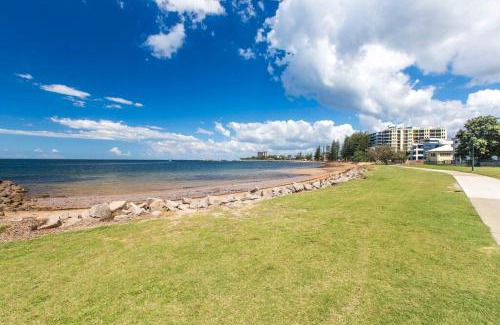 Redcliffe House | 'Redcliffe Retreat' Moreton Bay Coastal Cottage
