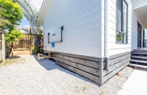 Redcliffe House | 'Redcliffe Retreat' Moreton Bay Coastal Cottage