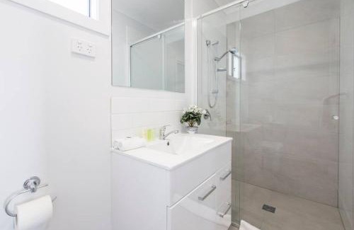 Redcliffe House | 'Redcliffe Retreat' Moreton Bay Coastal Cottage