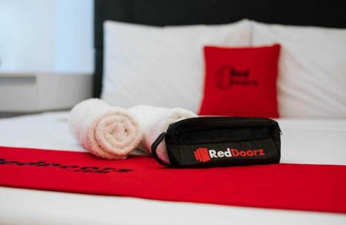 Medan Hotel | RedDoorz @ Aksara Medan