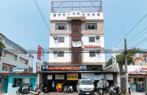 Las Pinas House | RedDoorz at CAA Road Las Pinas