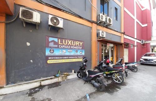 Sidoarjo Hotel | RedDoorz at Luxury Homestay near Aloha Waru Surabaya