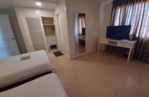Naga Hotel | Reddoorz @ Balatas Magsaysay Road Naga City