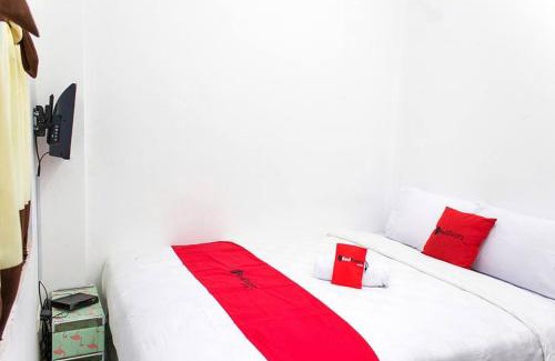 Karawang House | RedDoorz @ Galuh Mas