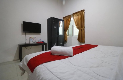 Medan Hotel | RedDoorz @ Jalan Krakatau Medan