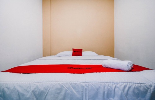 Medan Hotel | RedDoorz @ Jalan Krakatau Medan