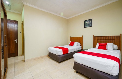 Lahat Hotel | RedDoorz @ Jalan Lintas Sumatera Lahat