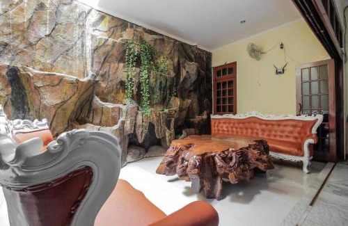 Jakarta House | RedDoorz @ Meruya 2