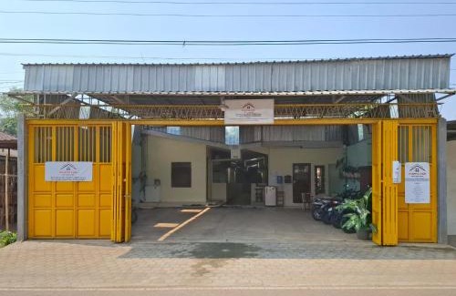 Bandengan Hotel | RedDoorz near Alun Alun Jepara