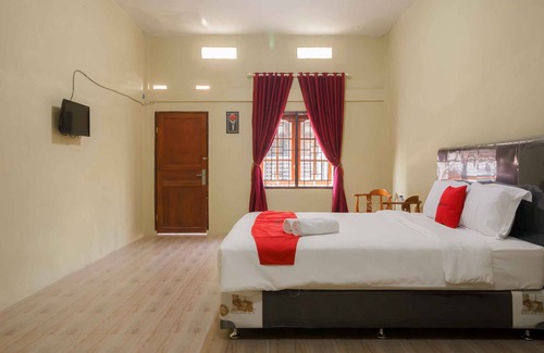 Berastagi Hotel | RedDoorz near Bukit Kubu Berastagi