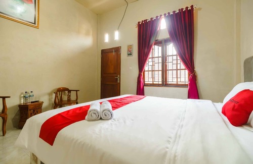 Berastagi Hotel | RedDoorz near Bukit Kubu Berastagi