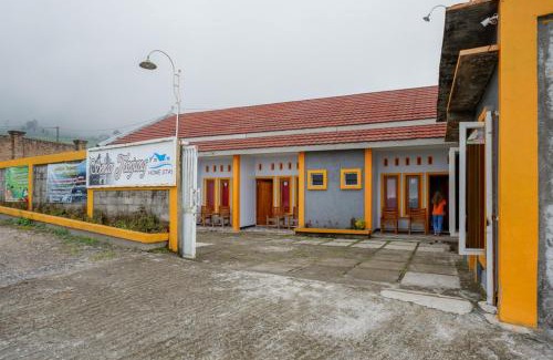 Hargomulyo Hotel | RedDoorz near Candi Cetho Karanganyar