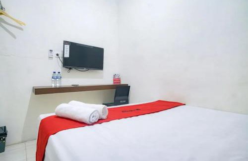 Belawan Hotel | RedDoorz near Ekowisata Mangrove Belawan Medan
