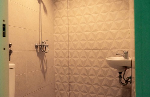Semarang House | RedDoorz near Gajah Mada Street Semarang