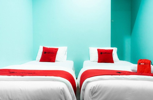 Semarang House | RedDoorz near Gajah Mada Street Semarang