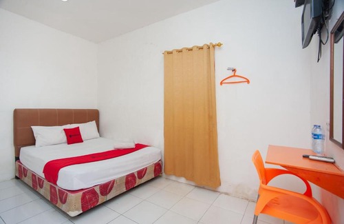 Palembang Hotel | RedDoorz near Jalan Jenderal Sudirman Palembang
