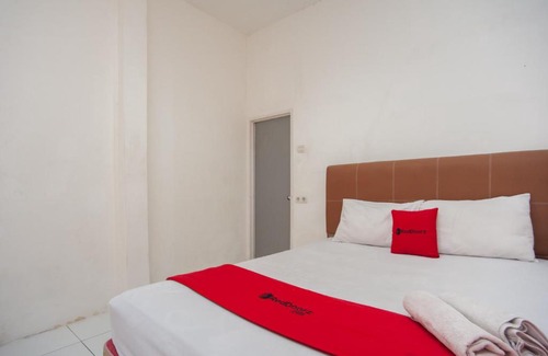 Palembang Hotel | RedDoorz near Jalan Jenderal Sudirman Palembang