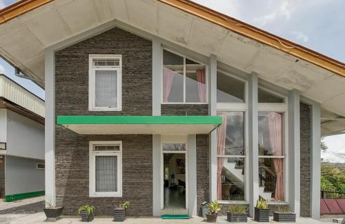 Bukittinggi Hotel | RedDoorz near Jam Gadang Syariah Bukit Tinggi