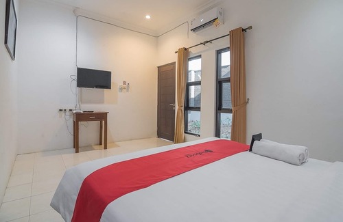 Cileunyi House | RedDoorz near Jatinangor Town Square