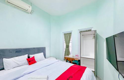 Tembalang Hotel | RedDoorz Near Kedungmundu Semarang